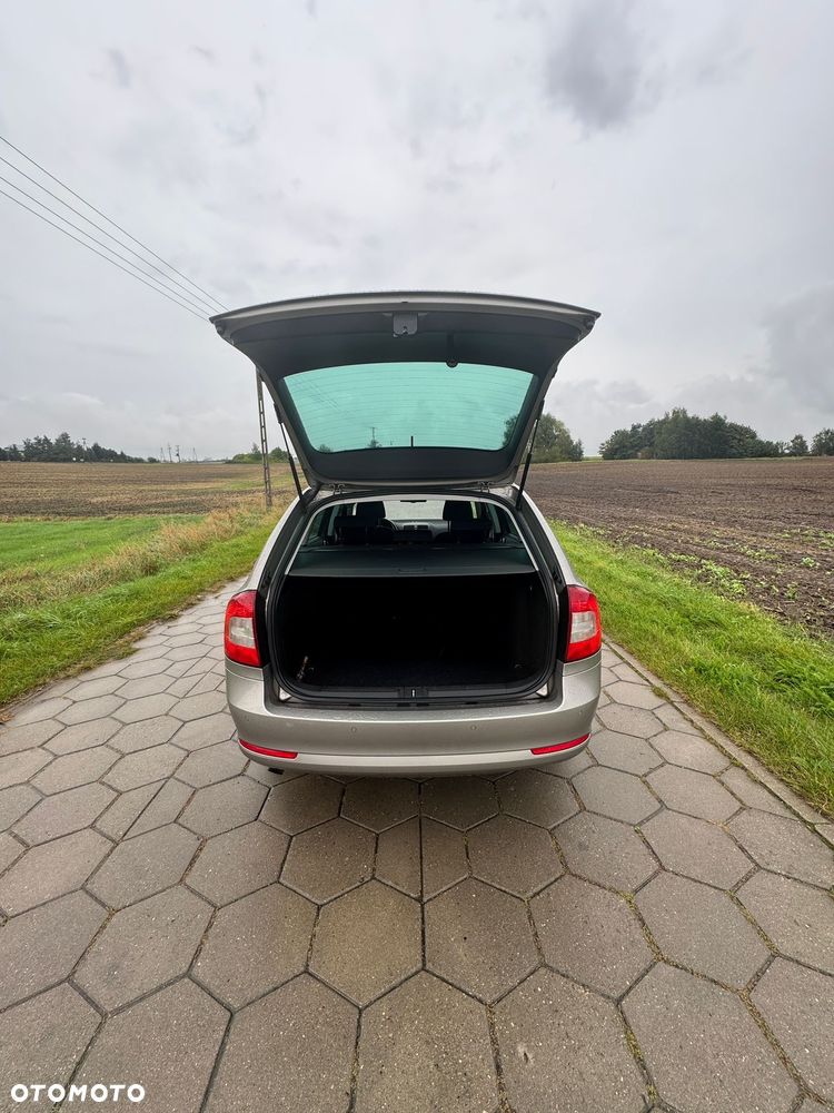 Skoda Octavia 2.0 TDI DPF Elegance DSG - 22