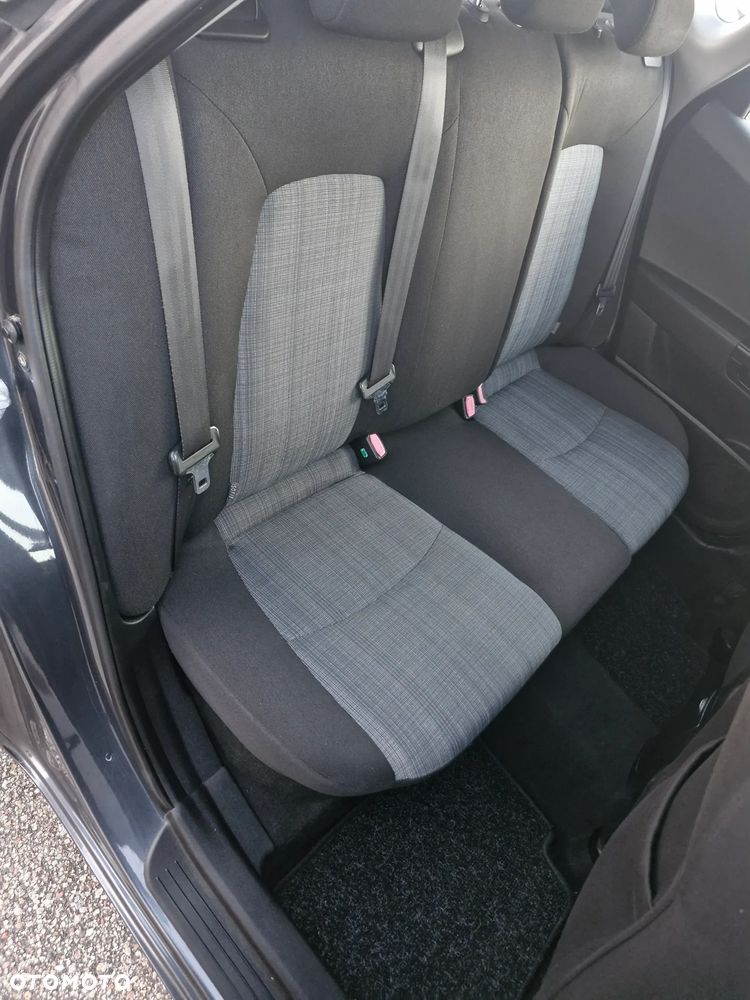 Kia Ceed - 24