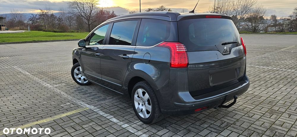 Peugeot 5008 HDI FAP 115 Allure - 2