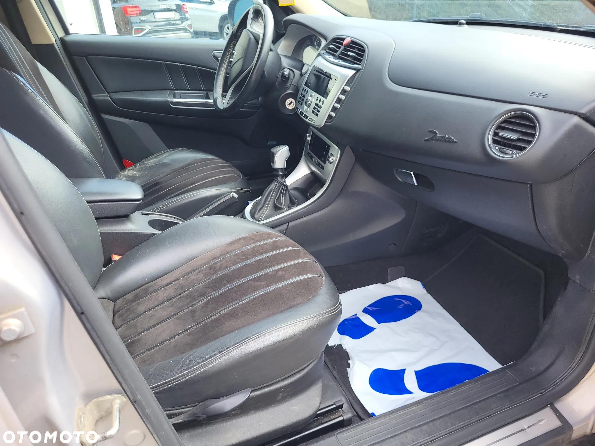 Lancia Delta 1.9 MultiJet Twinturbo Executive - 12