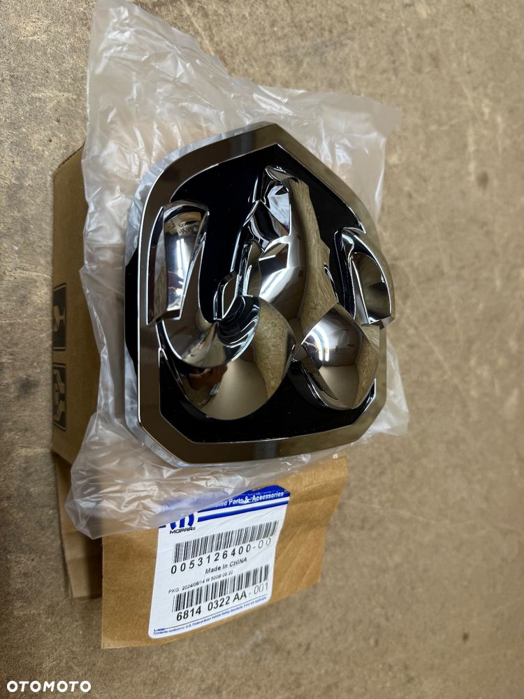 DODGE RAM 1500 IV LIFT 2014 - EMBLEMAT ZNACZEK ATRAPY ORYGINAŁ 68140322AA - 3