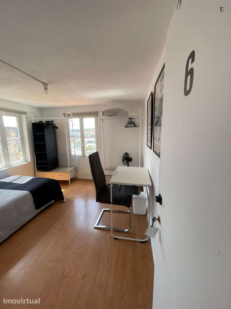 Quarto - localizado em Alta Universitária Coimbra - Grande imagem: 2/11