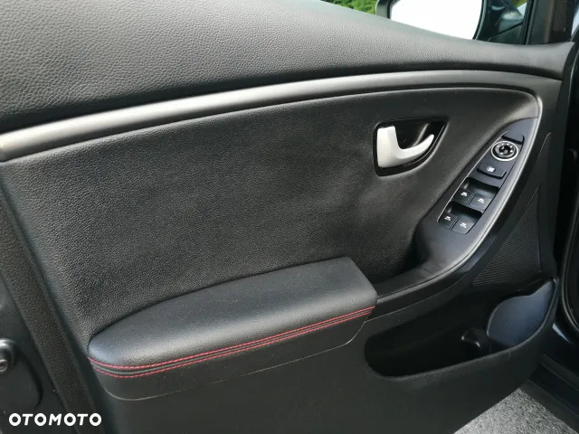 Hyundai i30 1.6 GDI Turbo Luxury - 33