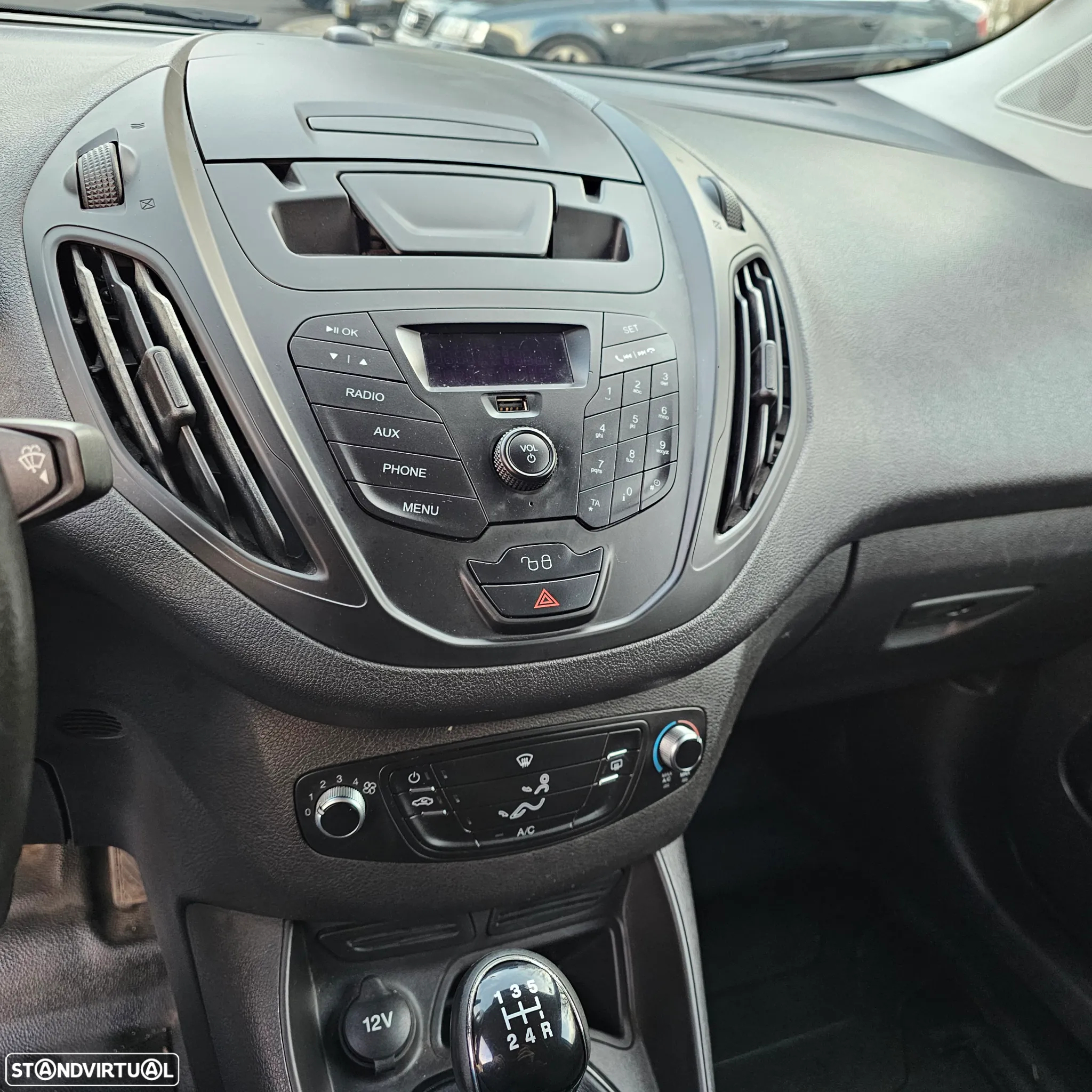 Ford Transit Courier - 16