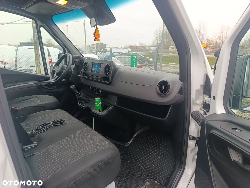 Mercedes-Benz Sprinter - 8