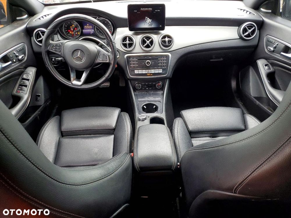 Mercedes-Benz CLA 250 4Matic 7G-DCT AMG Line - 8