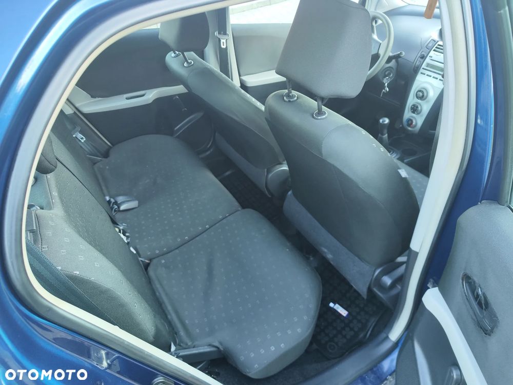 Toyota Yaris 1.3 Luna Premium - 8