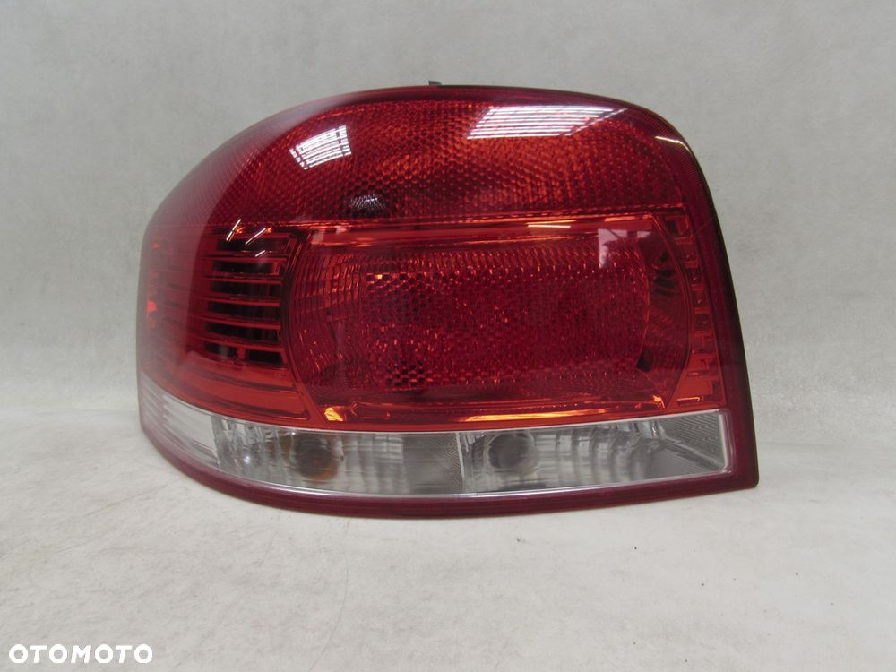 AUDI A3 8P 3D S-LINE 03-08 LAMPA TYL LEWA 8P0945095A UK - 1