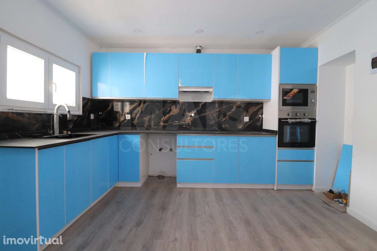 Moradia T3 Totalmente Remodelada, espaço exterior privado, em Salva... - Grande imagem: 2/26