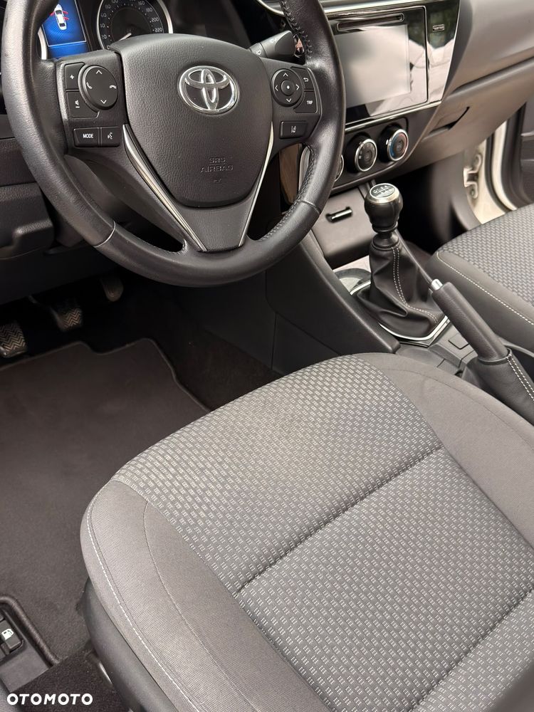 Toyota Corolla 1.4 D-4D Comfort - 16