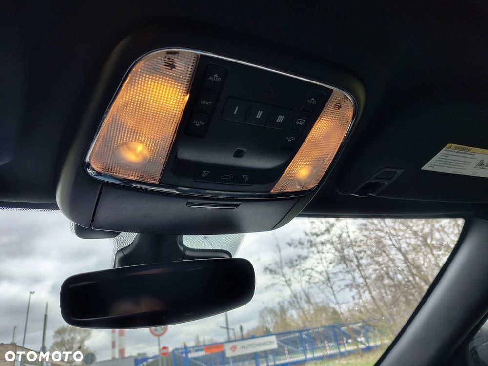 Jeep Grand Cherokee - 21