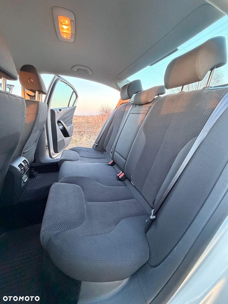 Volkswagen Passat 1.8 TSI Comfortline - 11