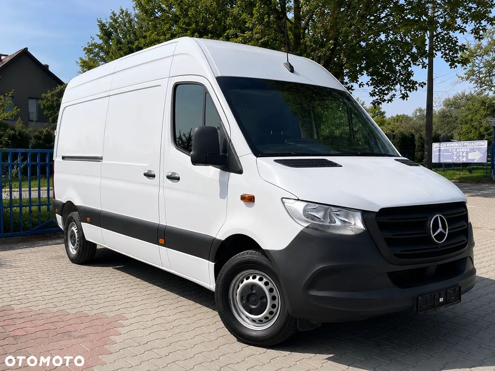 Mercedes-Benz Sprinter - 1