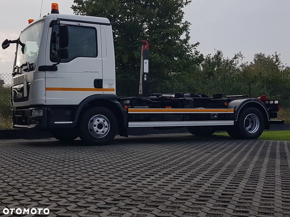 MAN TGL 12.220 HAKOWIEC 4x2 KLIMA - 40