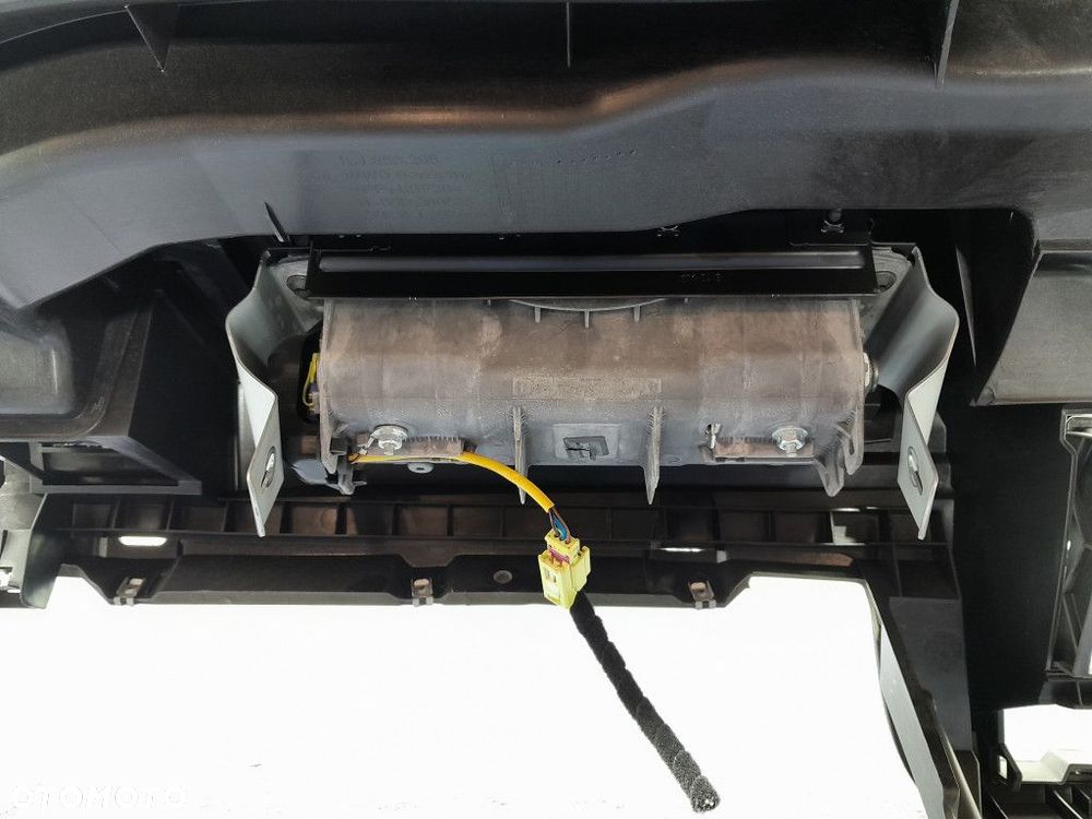 VW GOLF V DESKA ROZDZIELCZA KONSOLA KOKPIT EU - 9