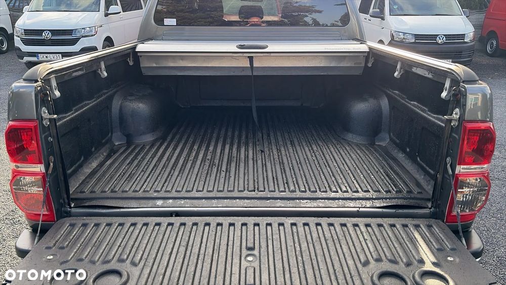 Toyota Hilux 4x4 Double Cab Life - 8