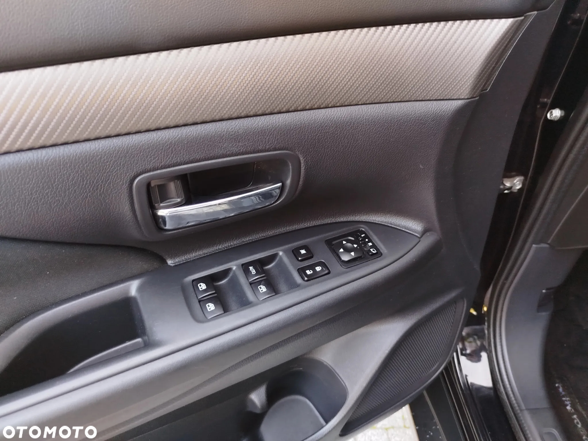 Mitsubishi Outlander 2.2 DI-D 4WD Automatik Diamant Edition - 20