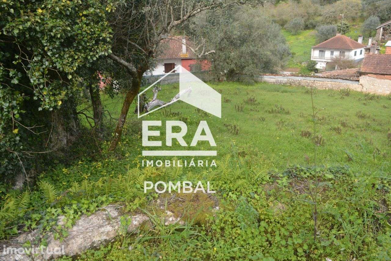 Moradia para reconstrução em pedra com cerca de 1400m2 - Grande imagem: 4/18