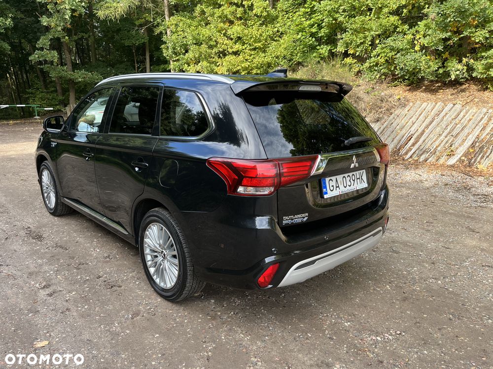 Mitsubishi Outlander Instyle NAVI + - 3