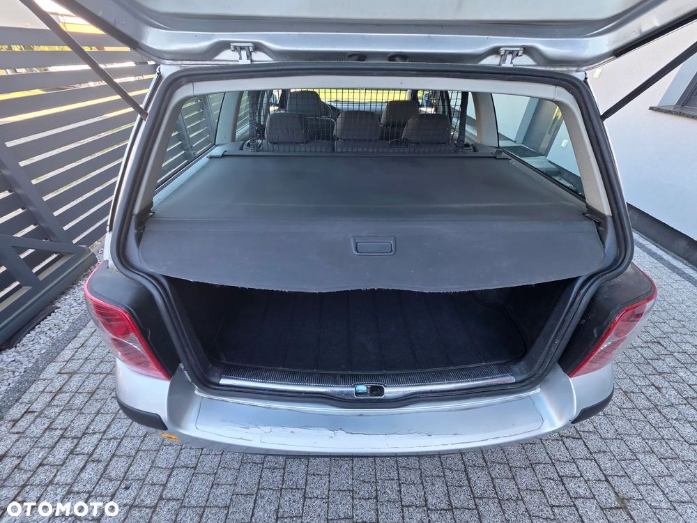 Volkswagen Passat 1.9 TDI Comfortline - 9