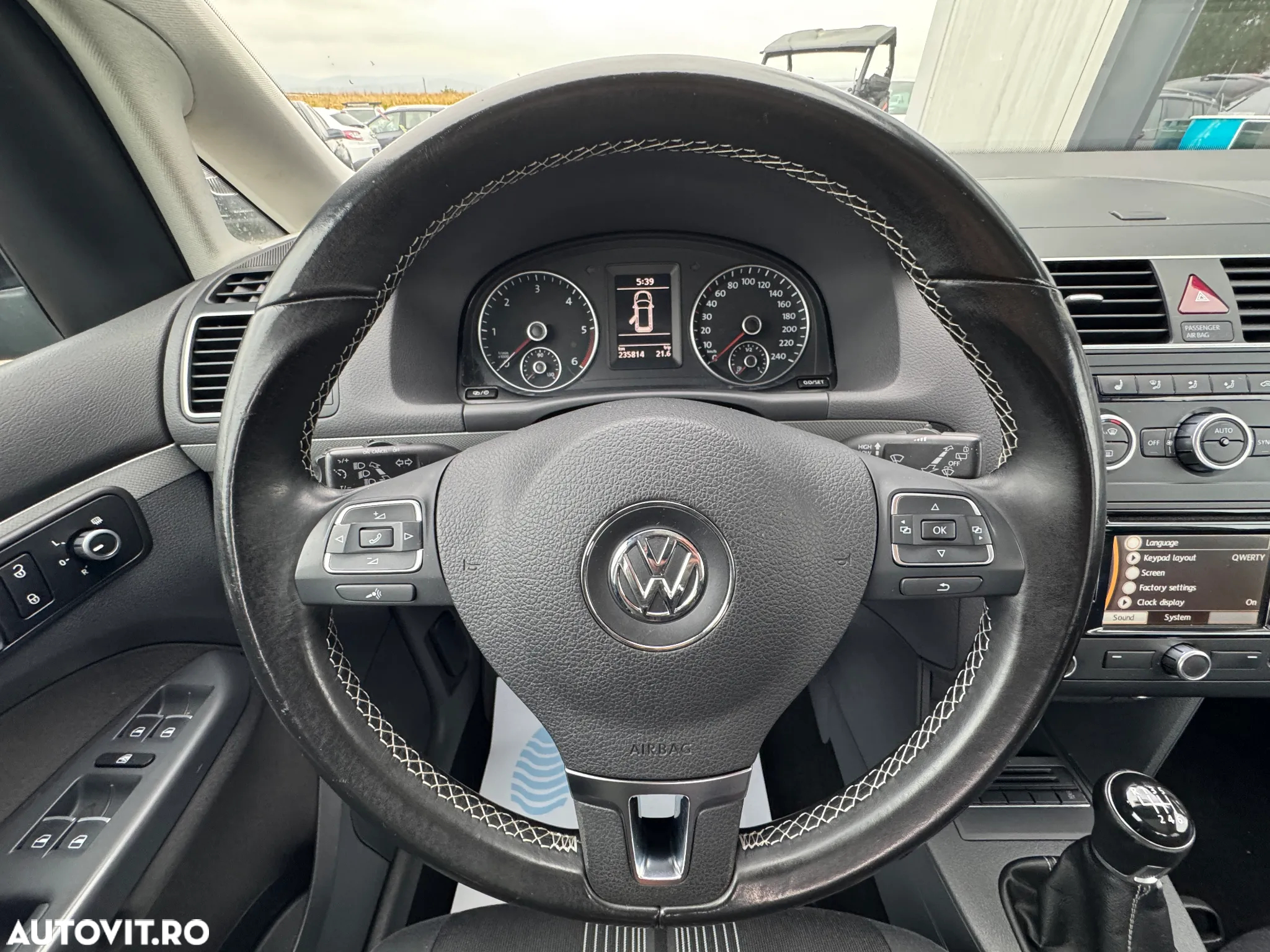 Volkswagen Touran 2.0 TDI DPF BlueMotion Technology MATCH - 26