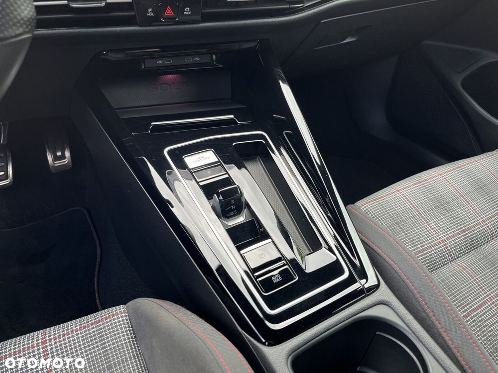 Volkswagen Golf 2.0 TSI GTI DSG - 27