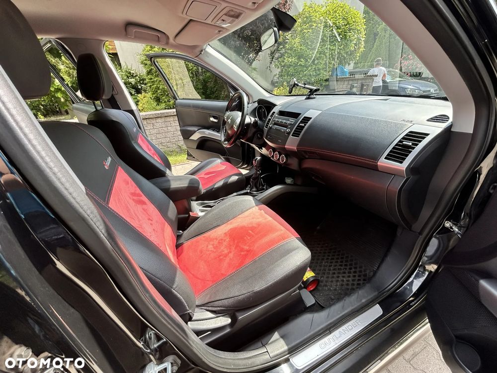 Mitsubishi Outlander 2.0 DID Intense + - 9