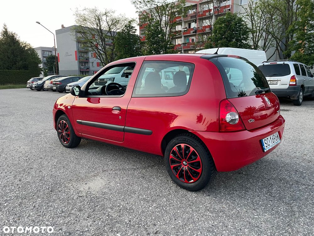 Renault Clio - 1