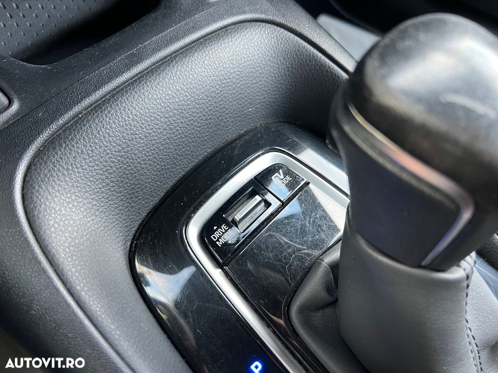 Toyota Corolla 1.8 HSD Dynamic - 17