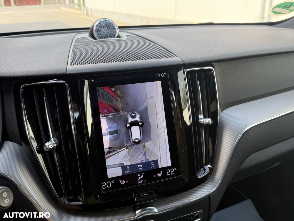 Volvo XC 60 D5 AWD Geartronic RDesign - 22