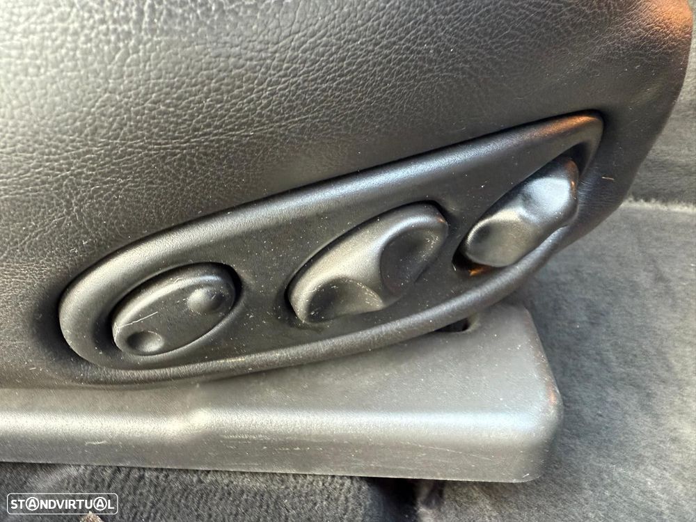 Jaguar XK XKR 4.0 Convertible - 38