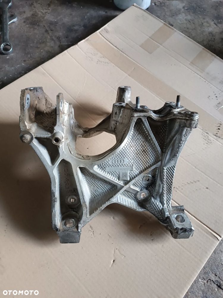 ORYGINALNY WSPORNIK ŁAPA MOCOWANIE ZAWIESZENIA LEWE AUDI A5 F5 8W0399295E - 1