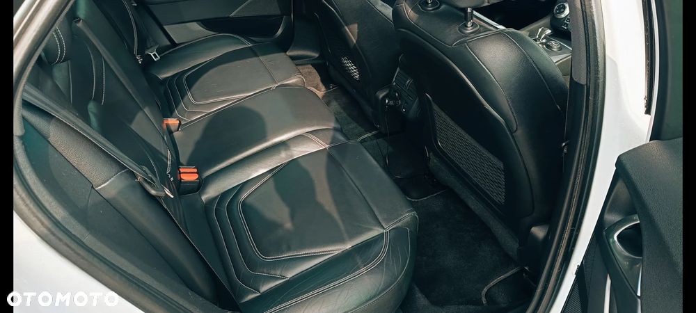 Citroën DS5 Hybrid4 EGS6 SoChic - 9