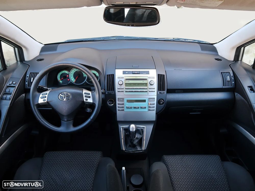 Toyota Corolla Verso 2.2 D-4D Sol - 9