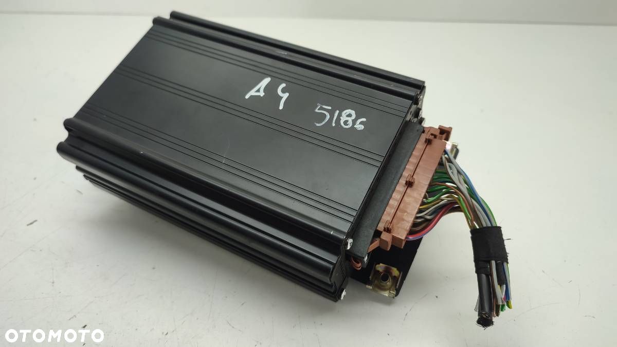 WZMACNIACZ RADIA 8D0035225 AUDI A4 B5 EUROPA - 1