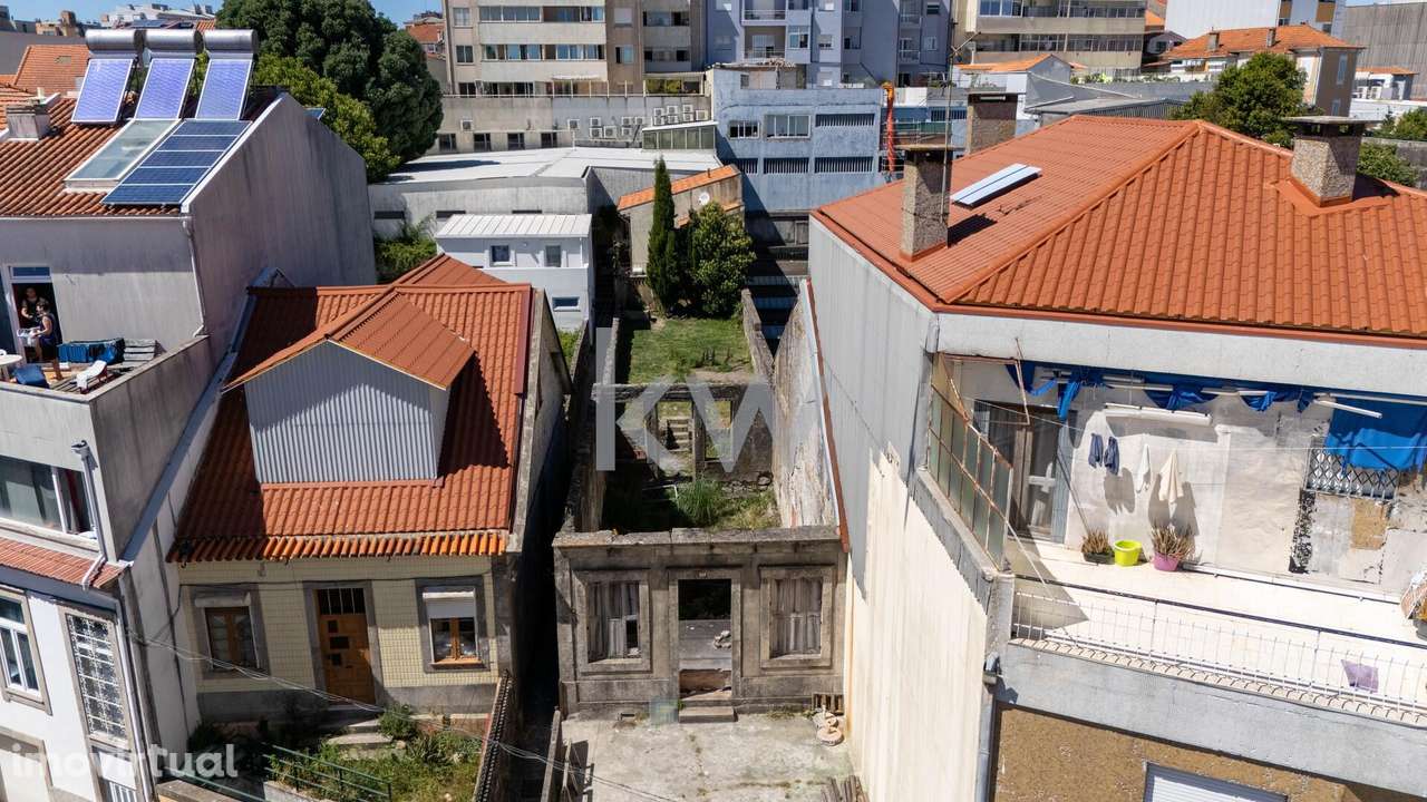 Fantástica moradia unifamiliar T3 c/ jardim + comércio no Porto, Antas - Grande imagem: 4/27