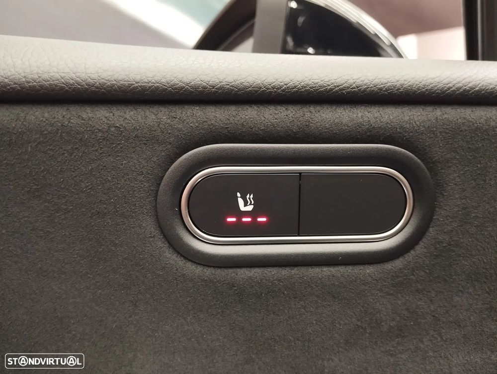 Mercedes-Benz A 250 Limousine e AMG Line - 19