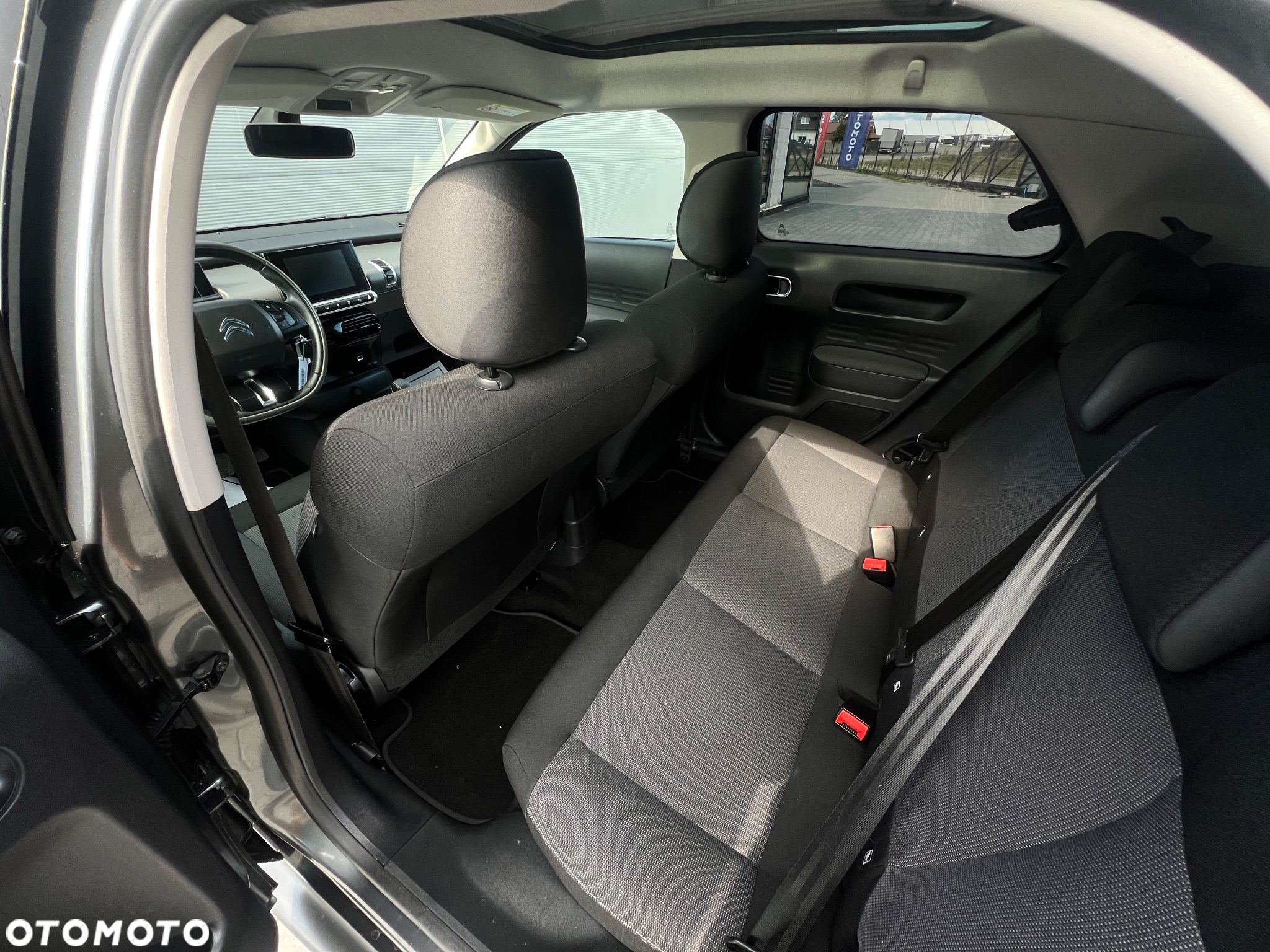 Citroën C4 Cactus 1.2 PureTech Shine Edition S&S - 29
