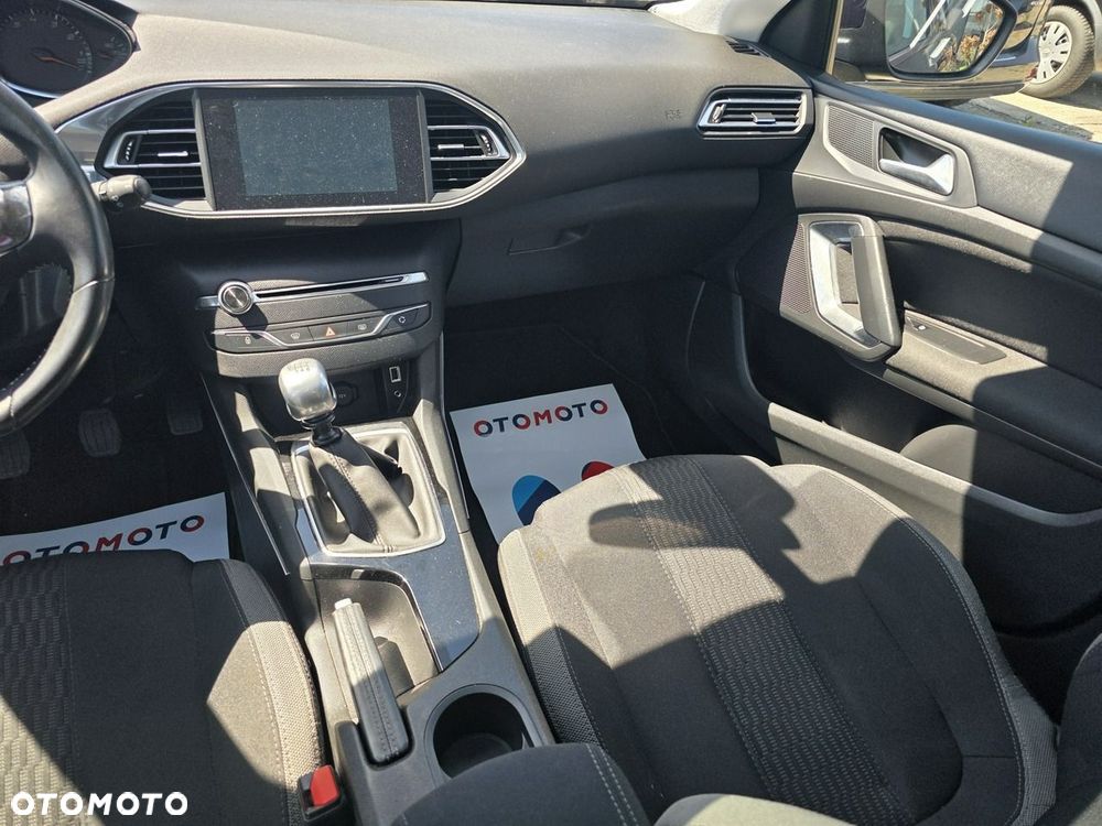 Peugeot 308 2016