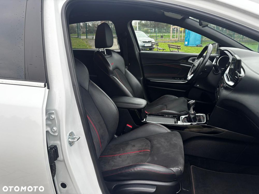 Kia Ceed 1.6 T-GDI GT XL - 12