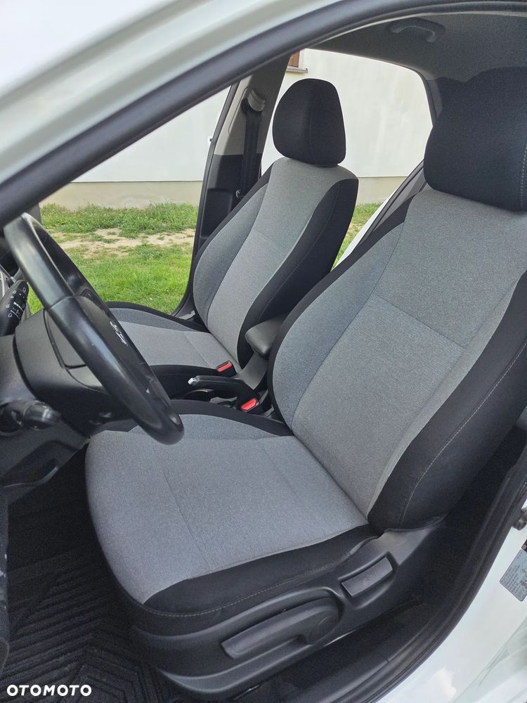 Hyundai i20 1.2 Intro Edition - 26