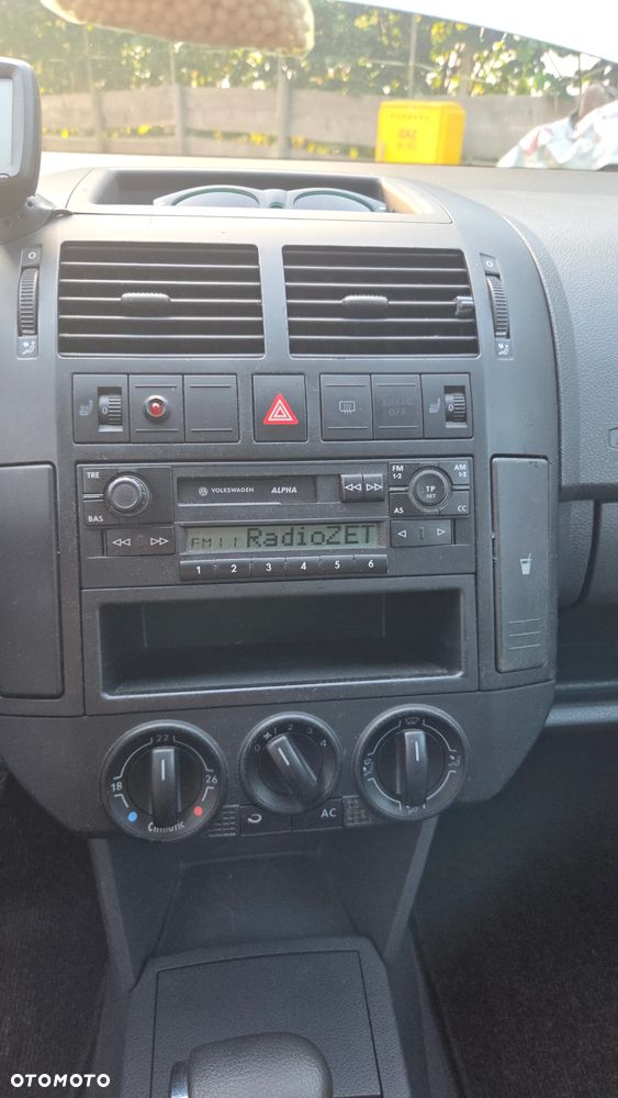 Volkswagen Polo 1.4 16V Basis - 12