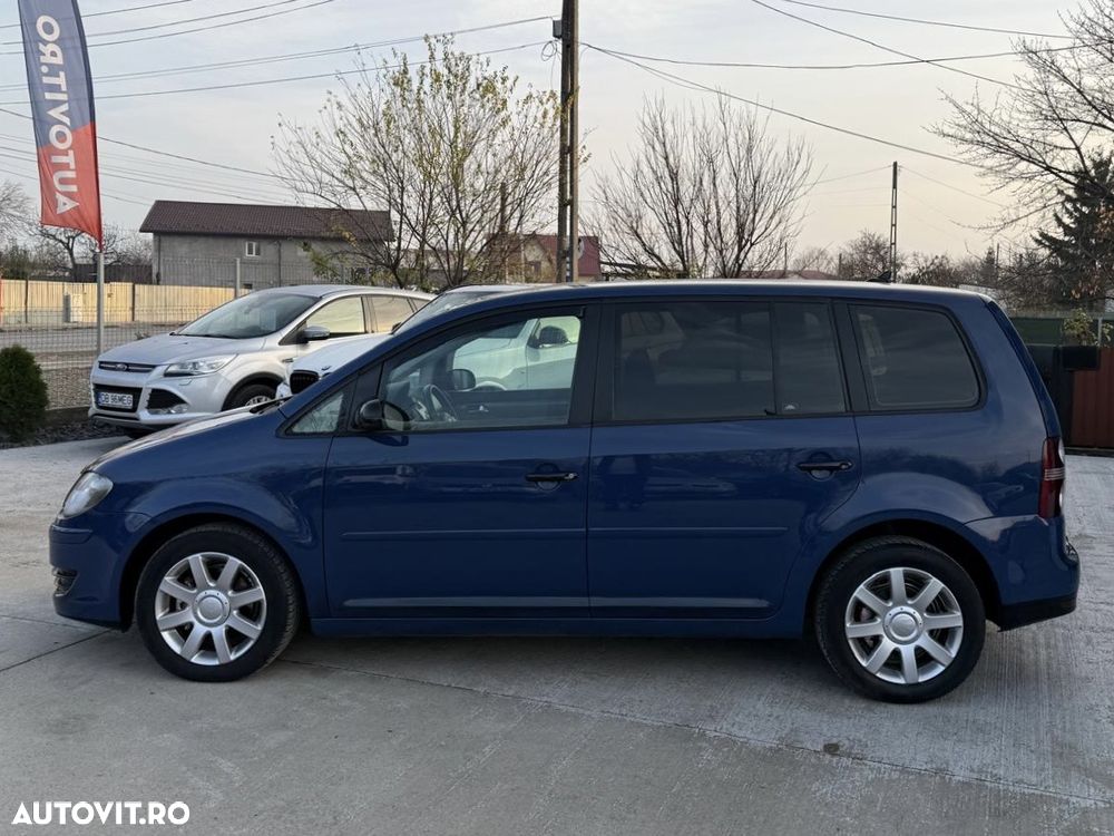 Volkswagen Touran 1.9 TDI DPF DSG Trendline - 4