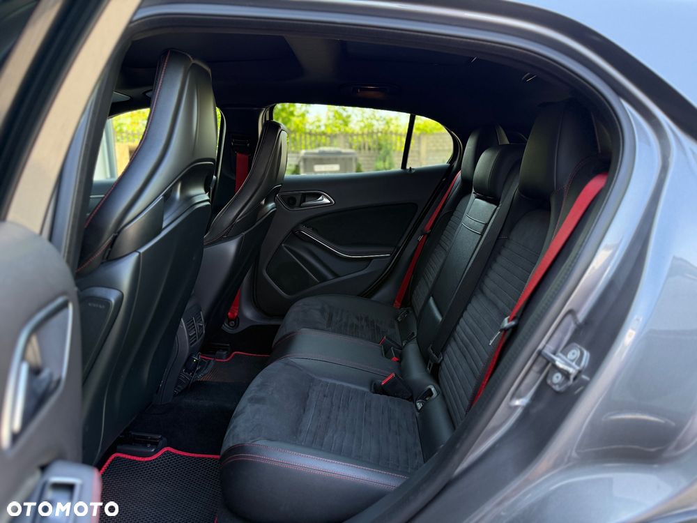 Mercedes-Benz GLA AMG 45 4-Matic - 25