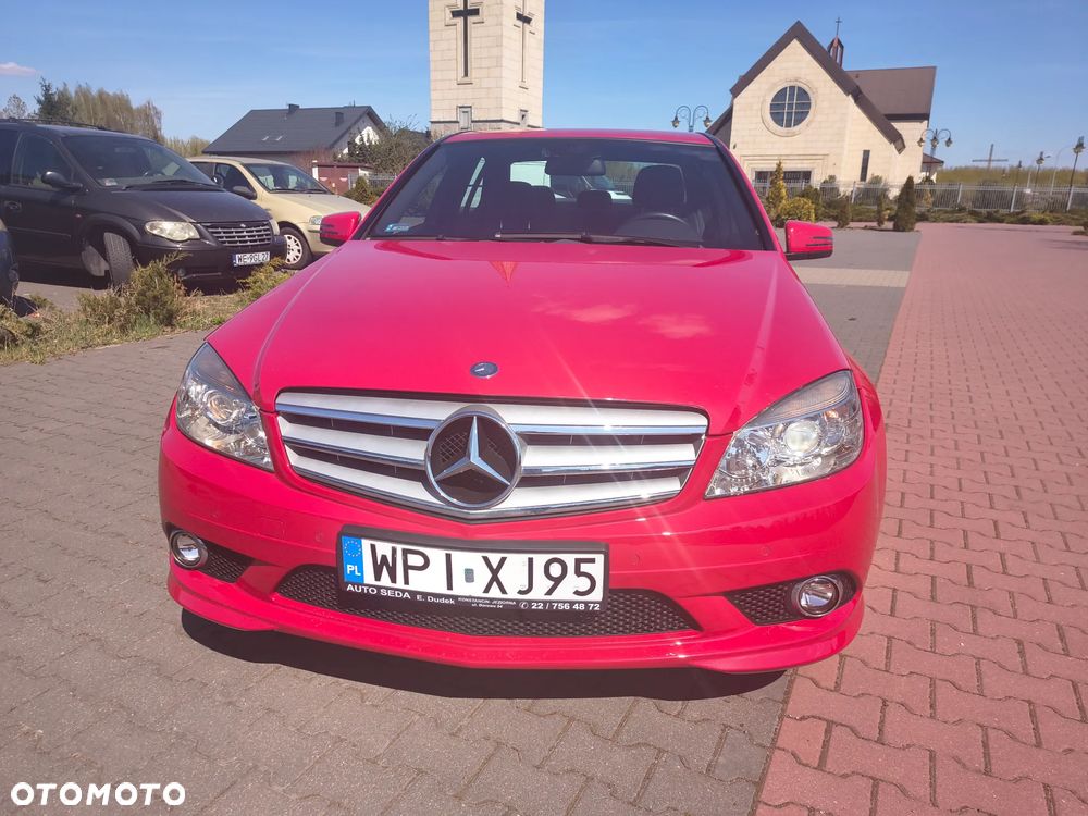 Mercedes-Benz Klasa C 250 CGI BlueEff Avantgarde - 30