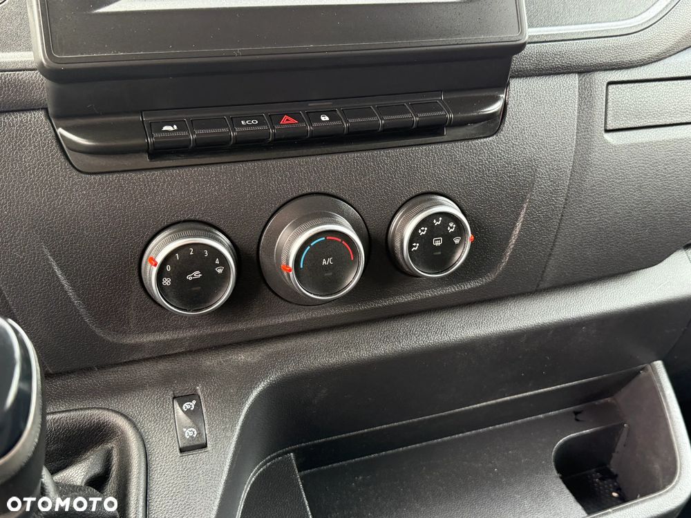 Nissan NV400 - 31