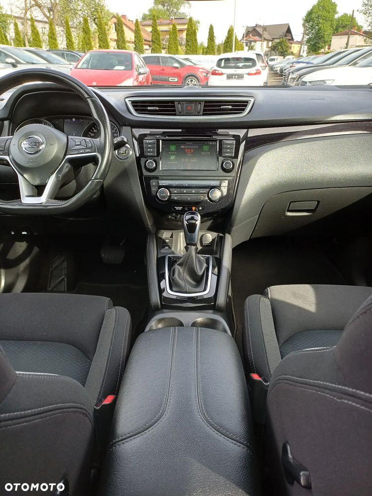 Nissan Qashqai 1.3 DIG-T N-Connecta DCT - 23