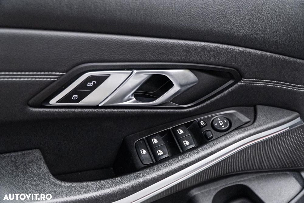 BMW Seria 3 320d Aut. Sport Line - 21