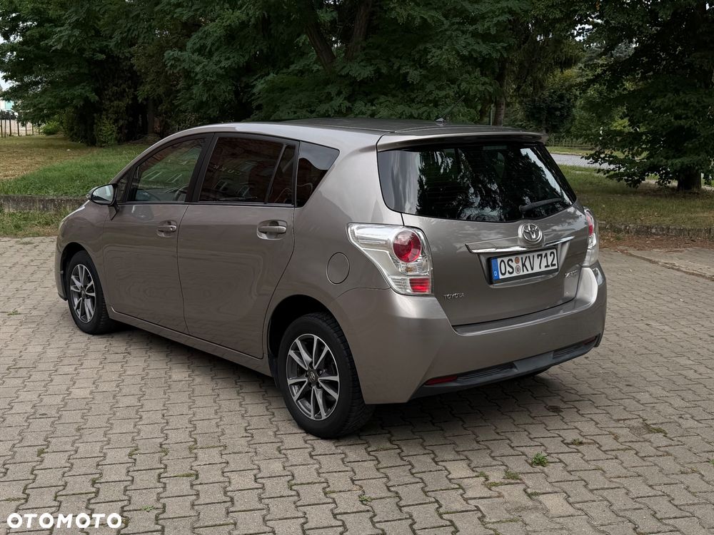 Toyota Verso 1.6 D-4D 5-Sitzer Start/Stop Skyview Edition - 2