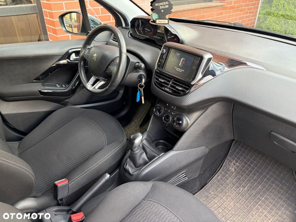 Peugeot 208 1.2 PureTech Style - 8